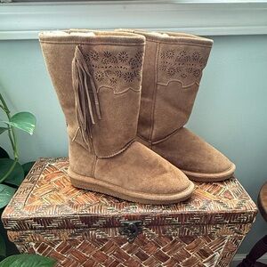 BearPaw Tallulah Hickory Suede Fringe Boots size 4 (Big Girl)